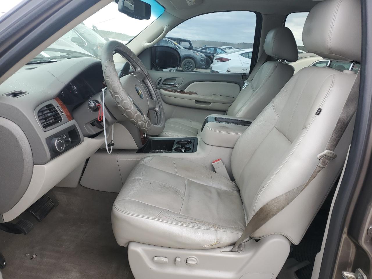 2013 Chevrolet Suburban - Image 7