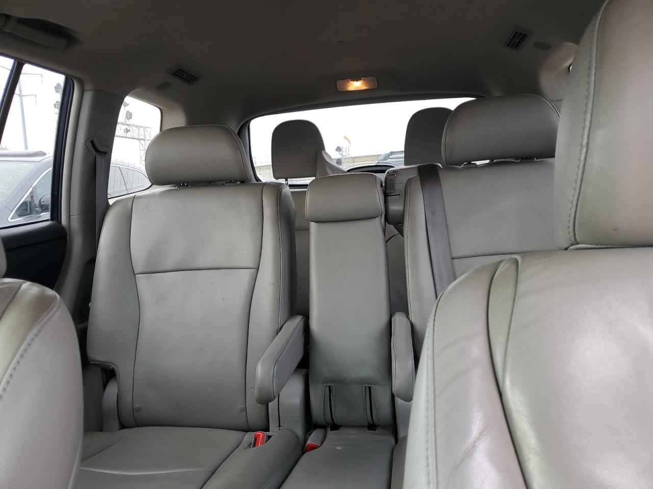 2012 Toyota Highlander - Image 10