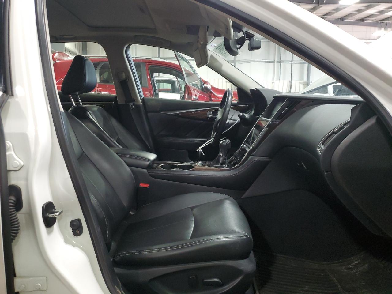 2015 Infiniti Q50 - Image 7