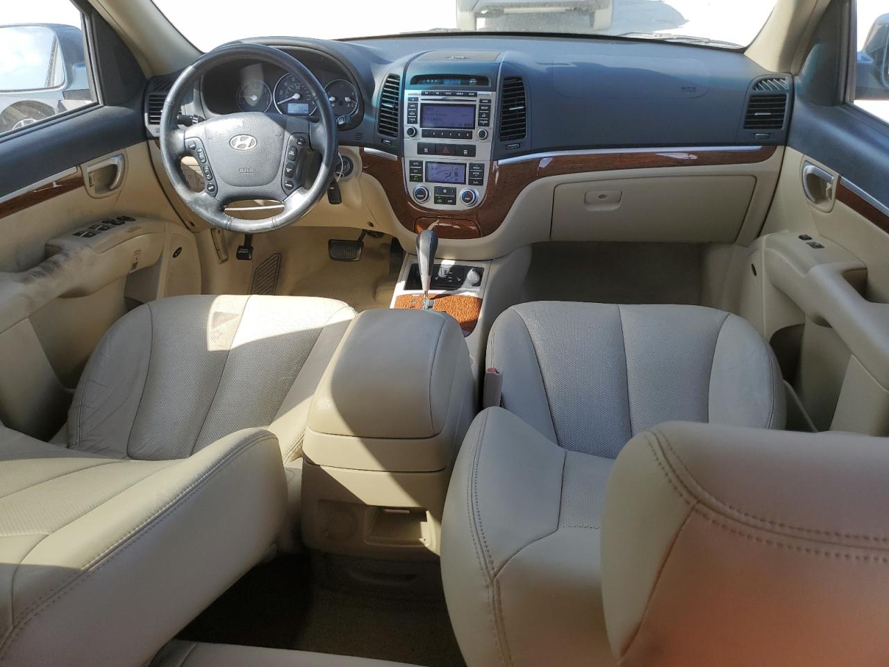 2009 Hyundai Santa Fe - Image 8