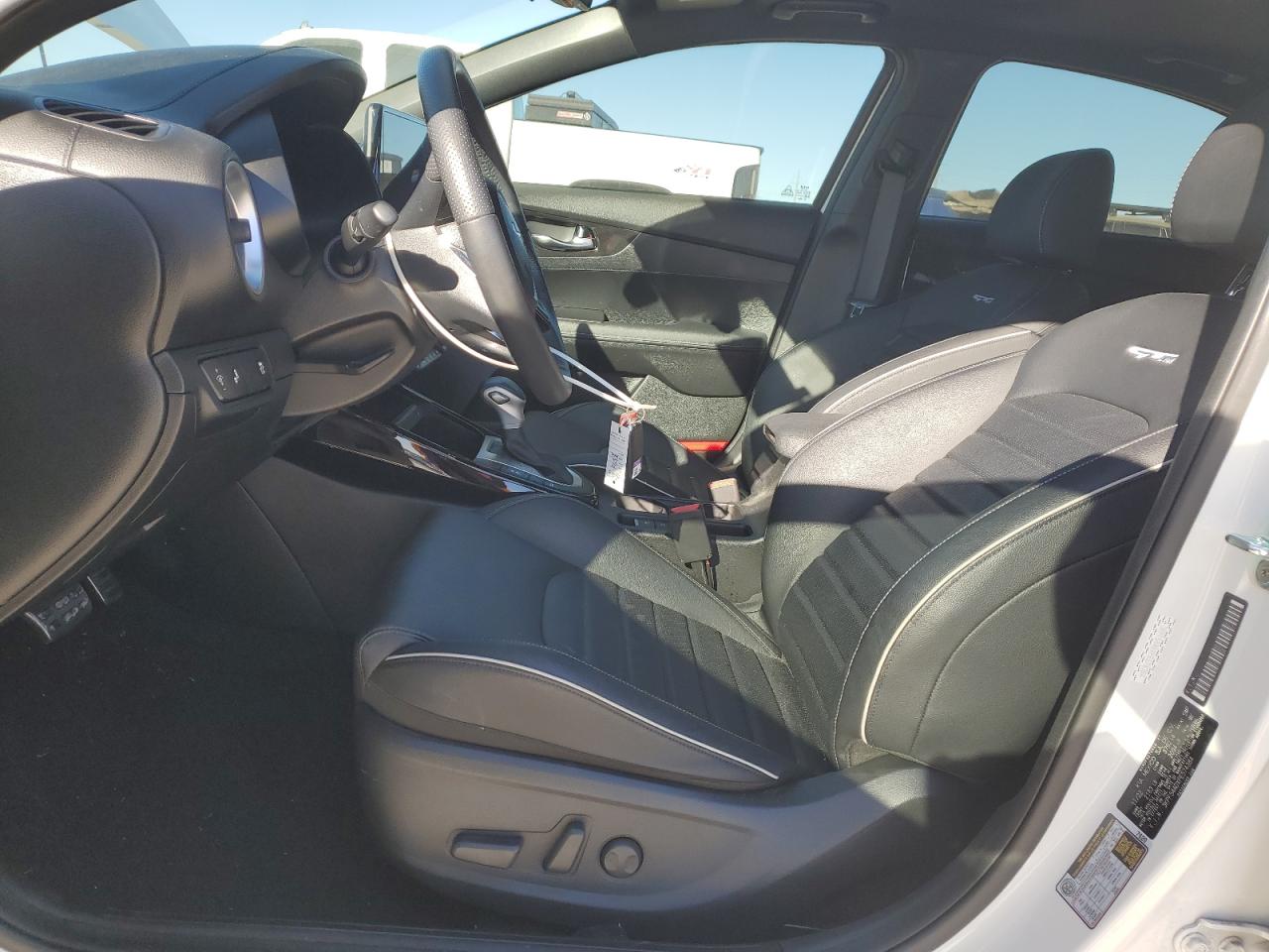 2023 Kia Forte - Image 7