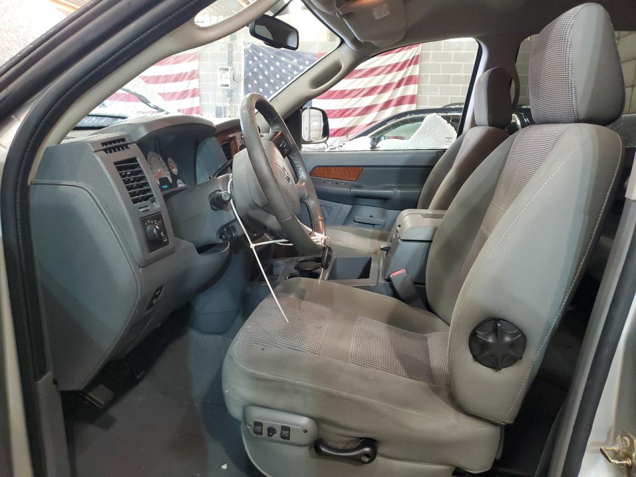 2006 Dodge RAM - Image 7