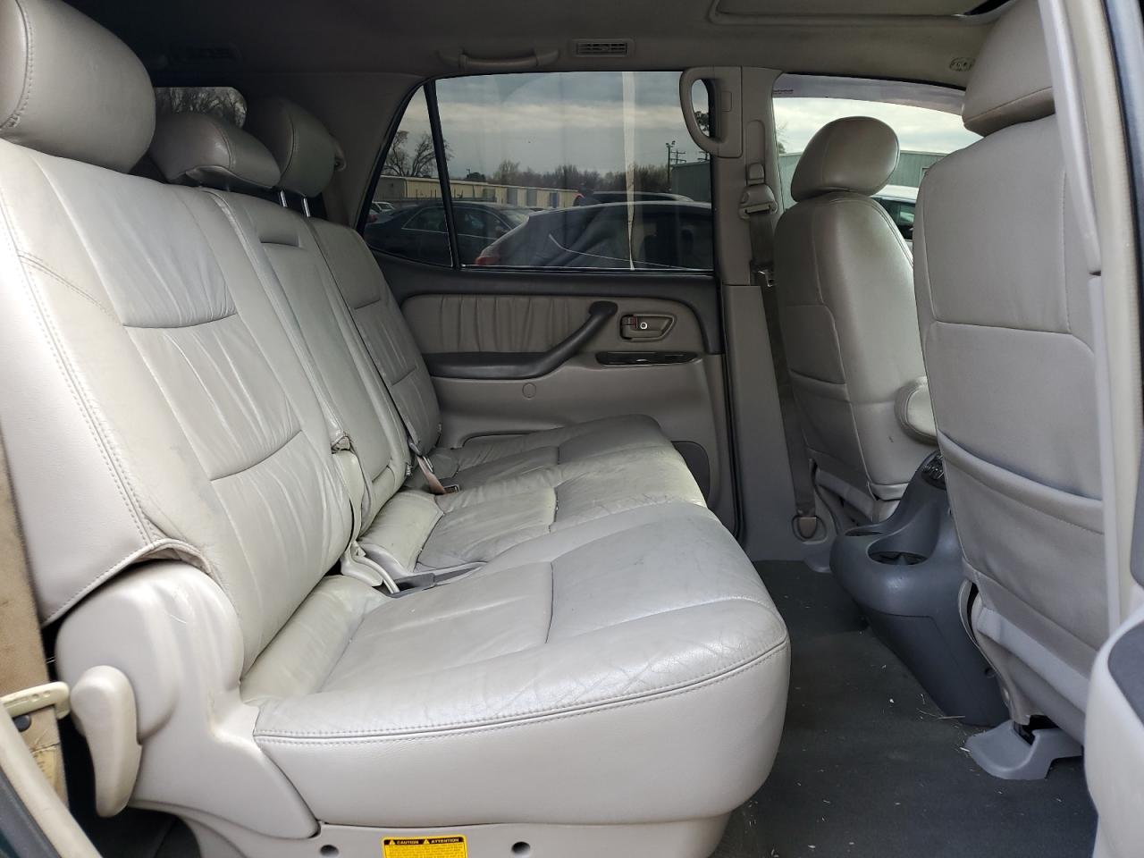 2004 Toyota Sequoia - Image 12