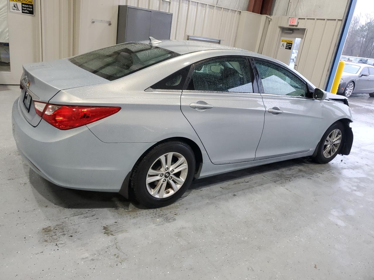 2011 Hyundai Sonata - Image 3