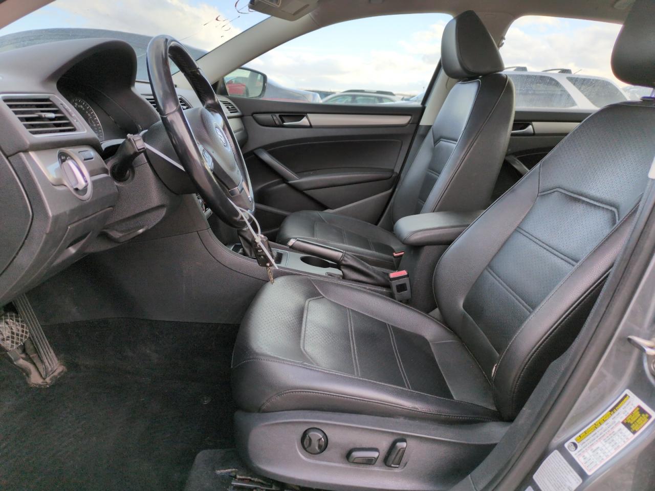 2015 Volkswagen Passat - Image 7