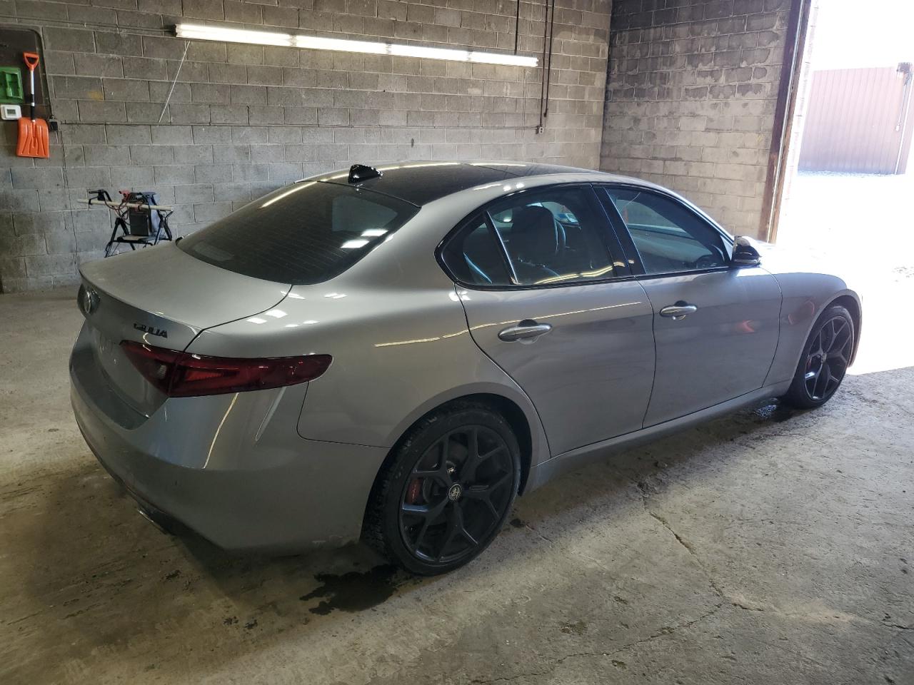 2021 Alfa Romeo Giulia - Image 3
