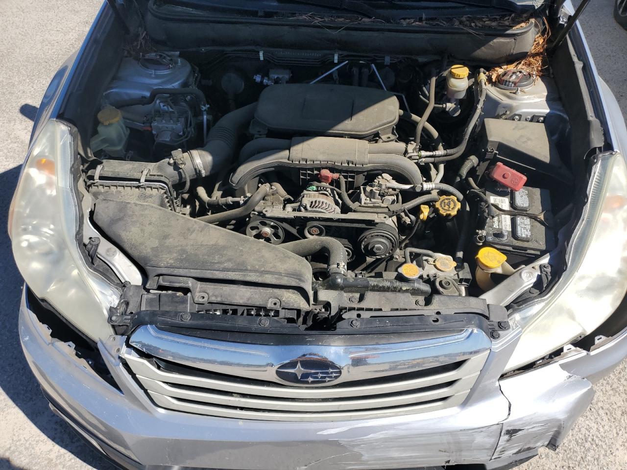 2012 Subaru Outback - Image 14