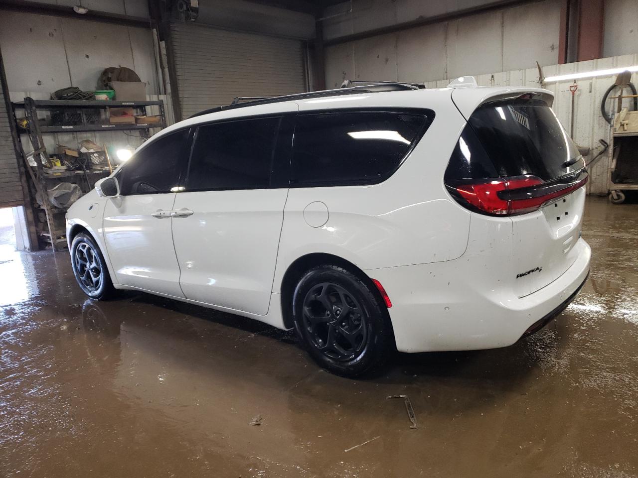 2021 Chrysler Pacifica - Image 2