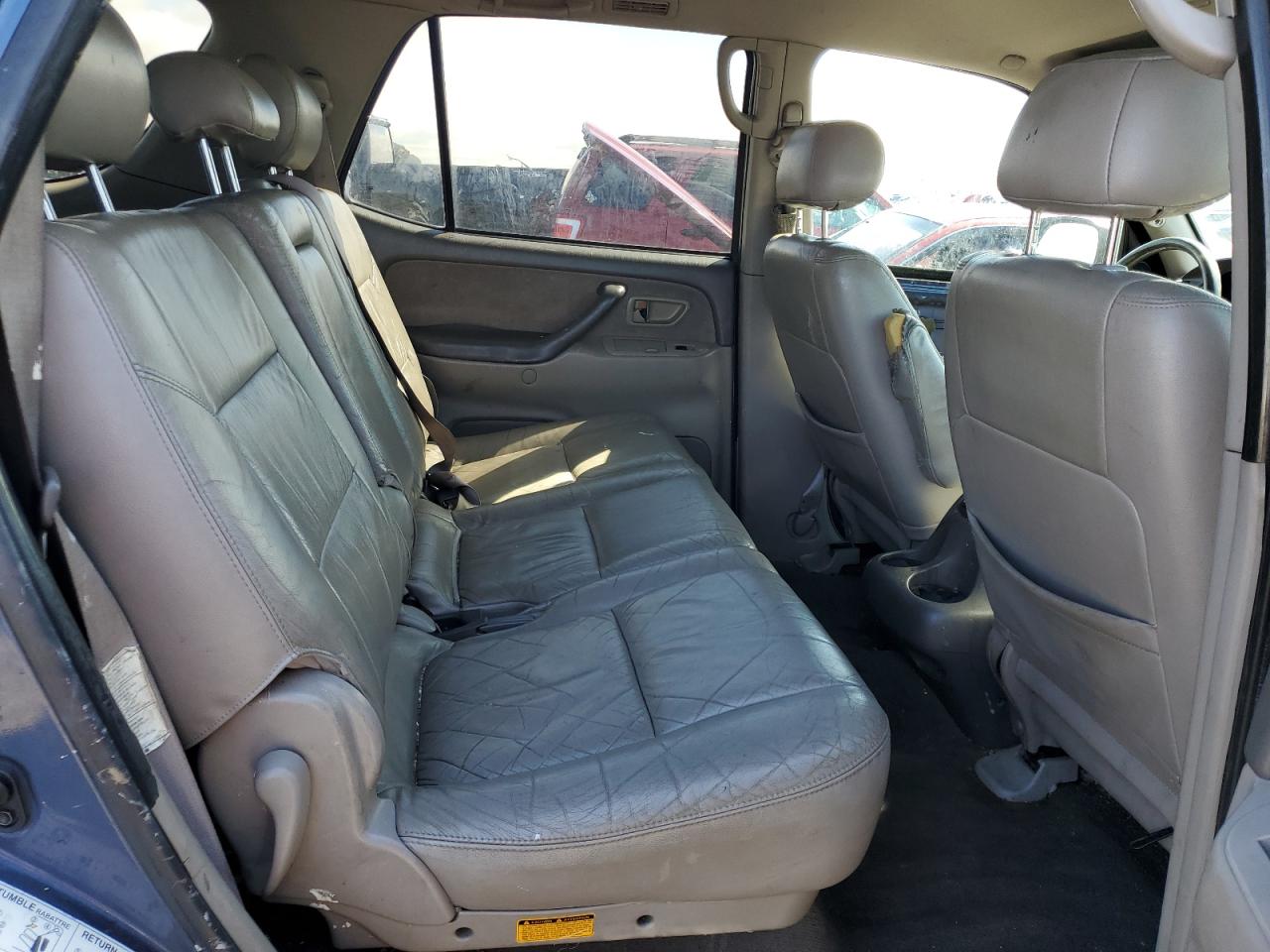 2001 Toyota Sequoia - Image 10