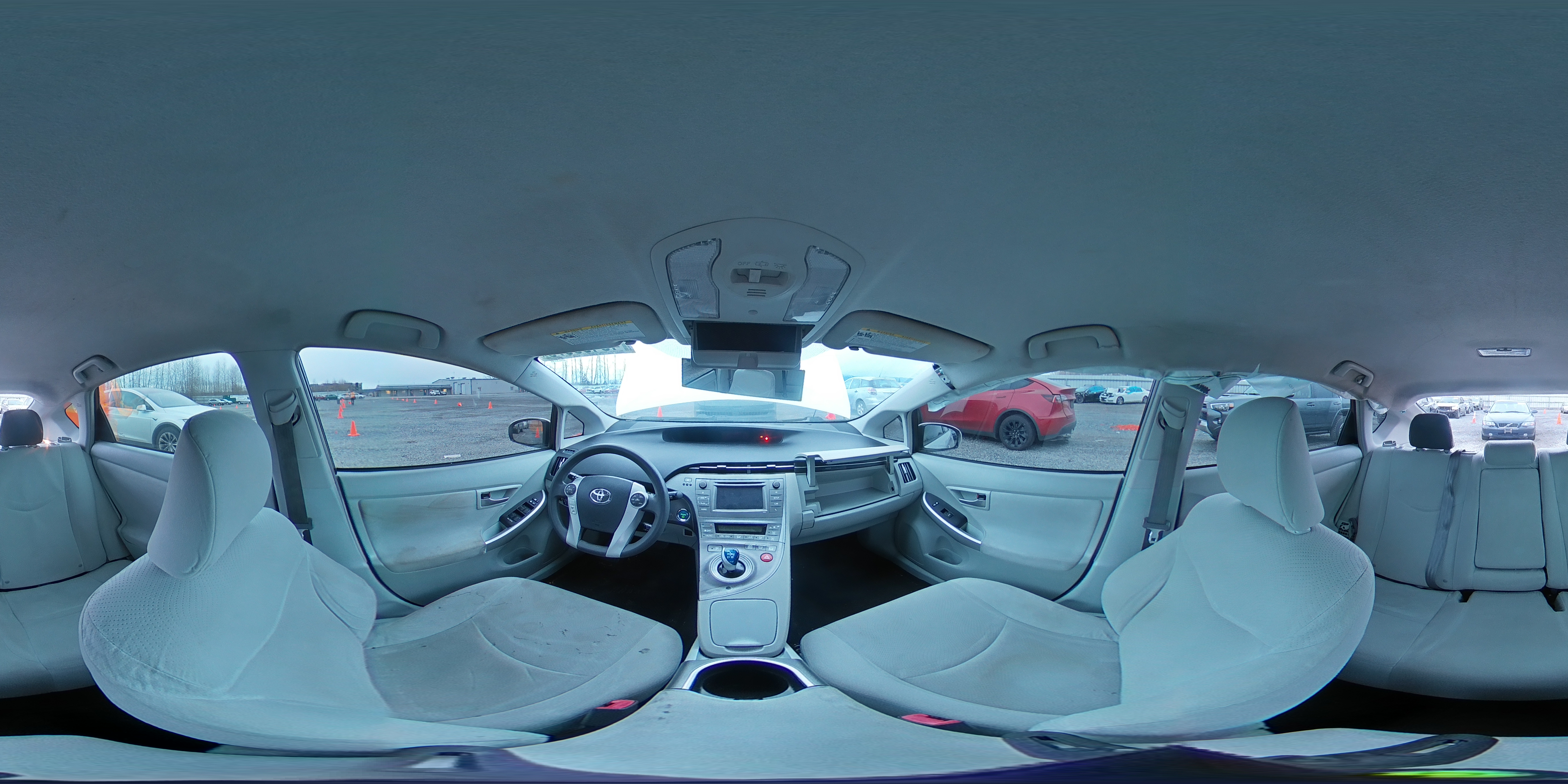 2013 Toyota Prius - Image 12