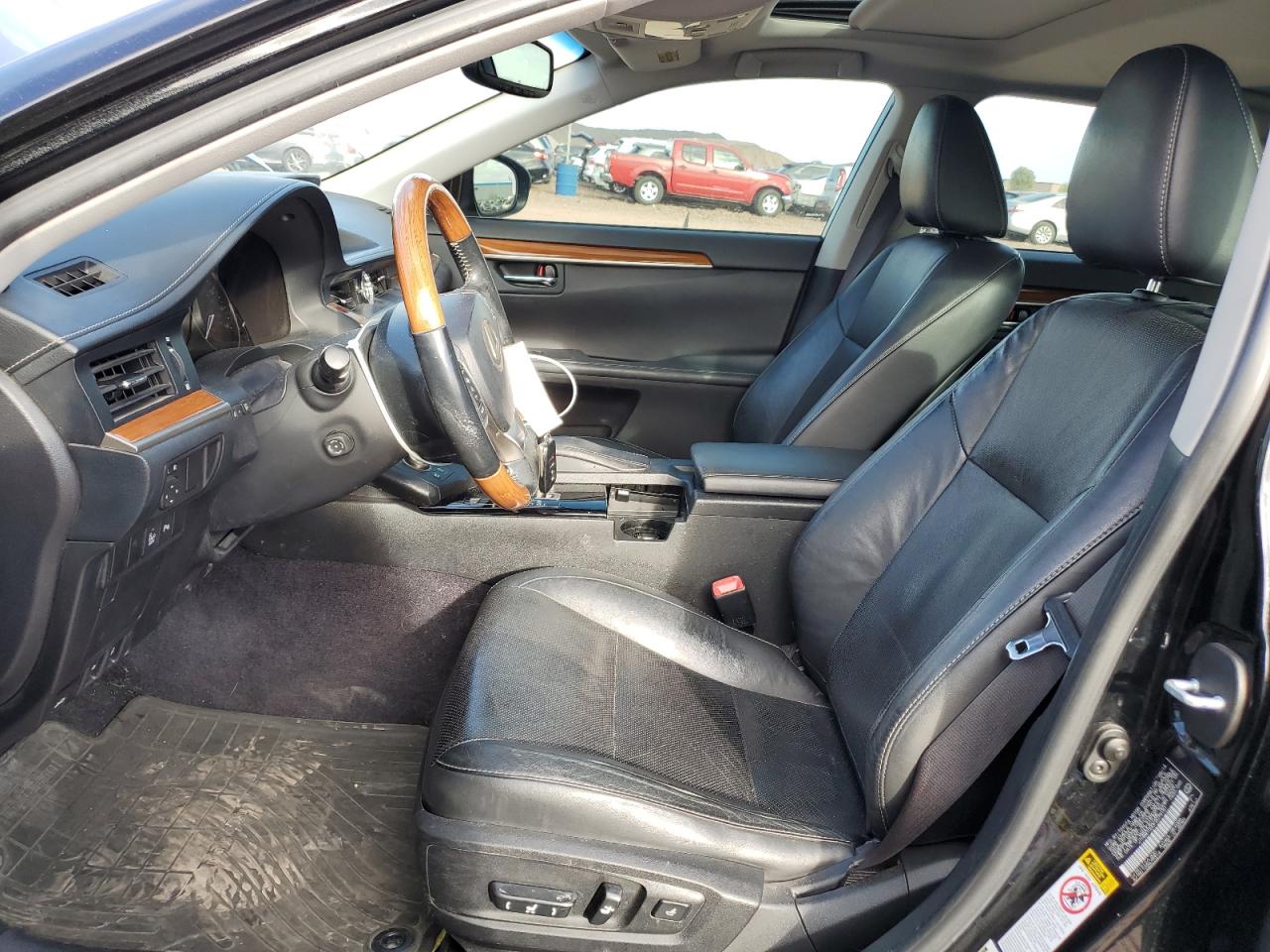 2015 Lexus ES - Image 7