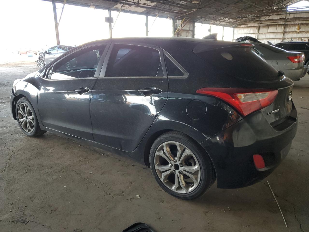 2013 Hyundai Elantra - Image 2