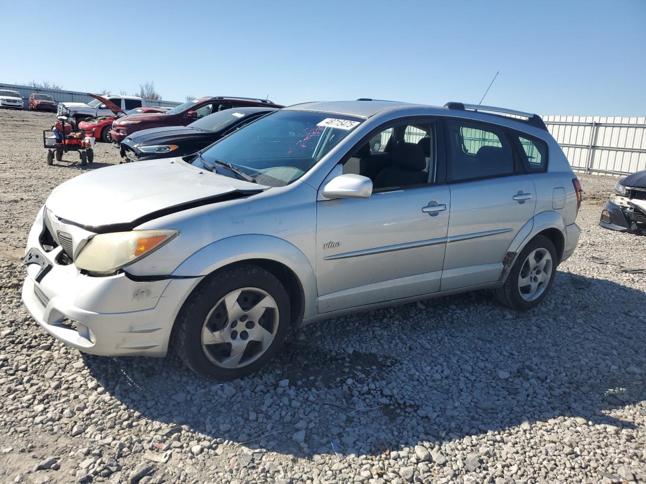 2005 Pontiac Vibe იყიდება Earlington-ში, KY - Front End