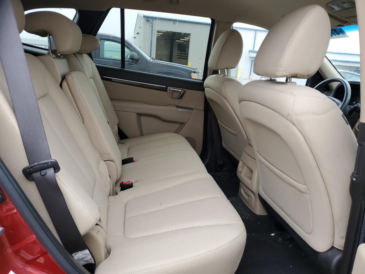 2010 Hyundai Santa Fe - Image 12