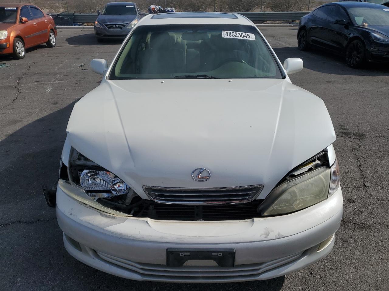 2001 Lexus ES - Image 5