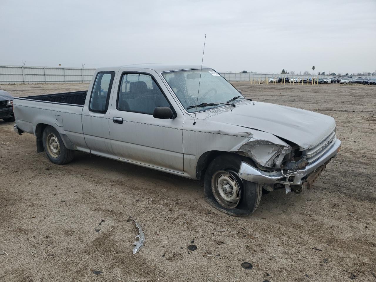 1990 Toyota Pickup - Image 4