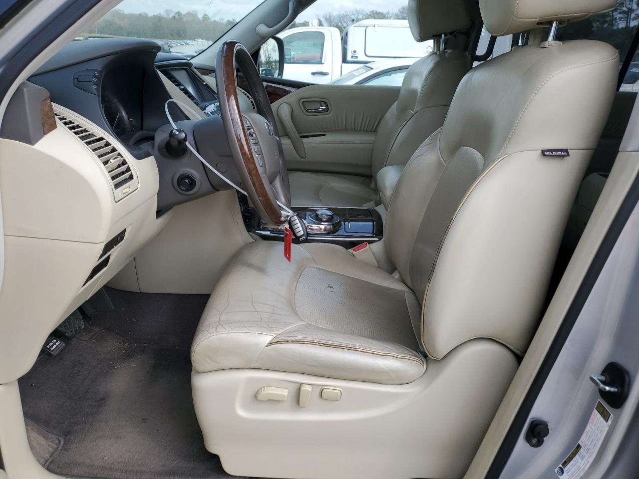 2017 Infiniti QX80 - Image 7