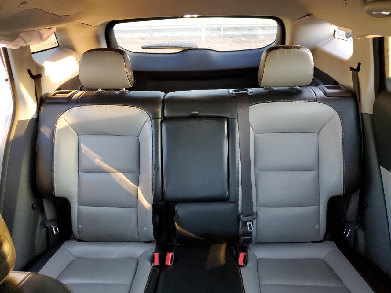 2020 GMC Terrain - Image 10