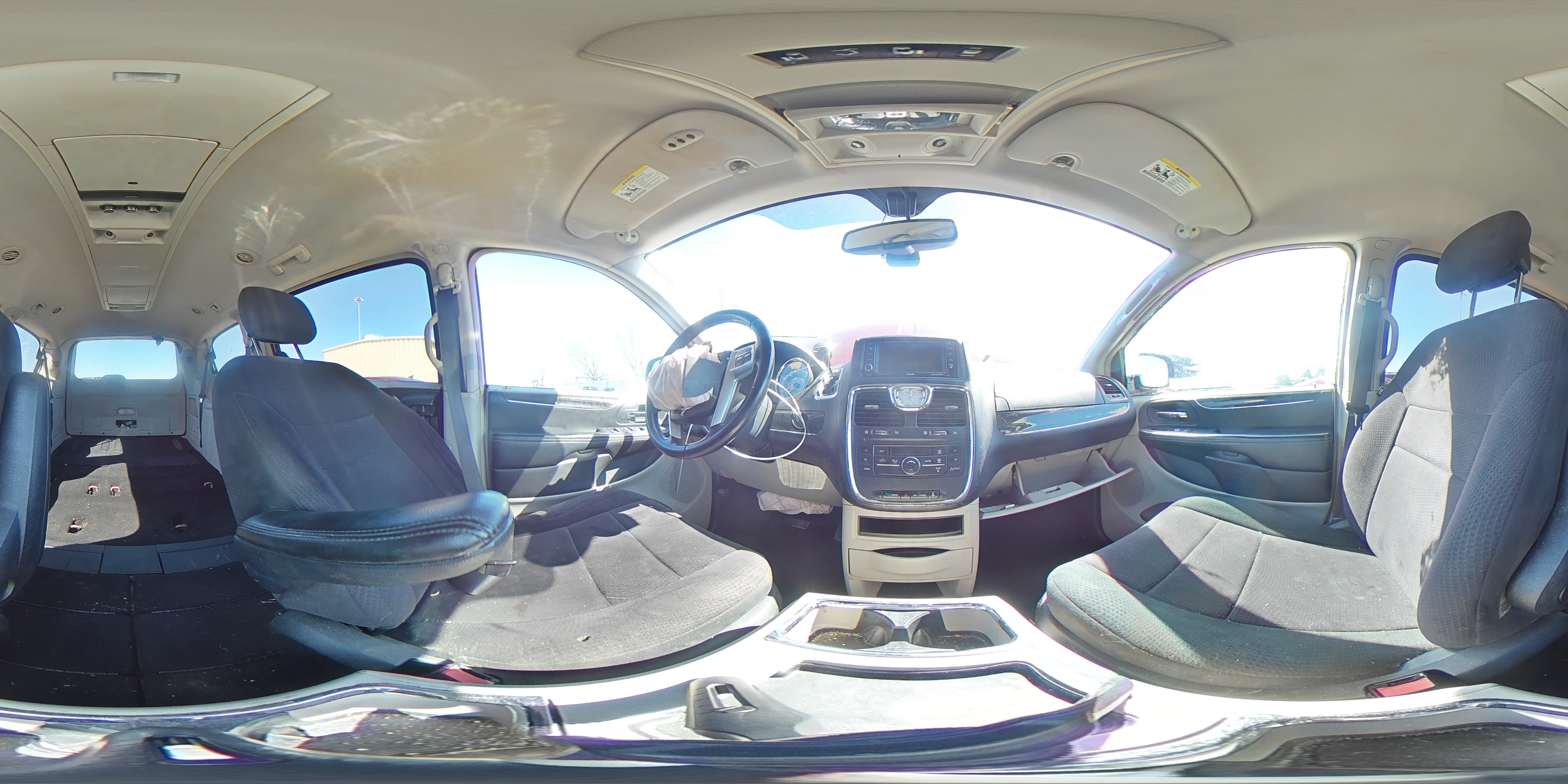 2011 Chrysler Town & Country - Image 13