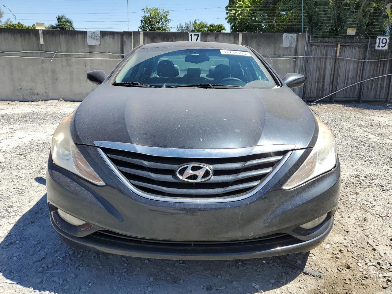 2013 Hyundai Sonata - Image 5