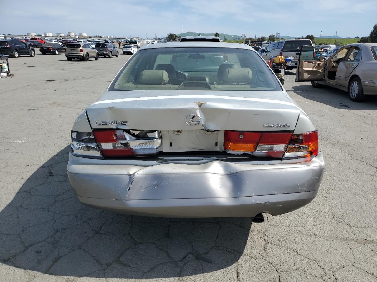 1999 Lexus ES - Image 6