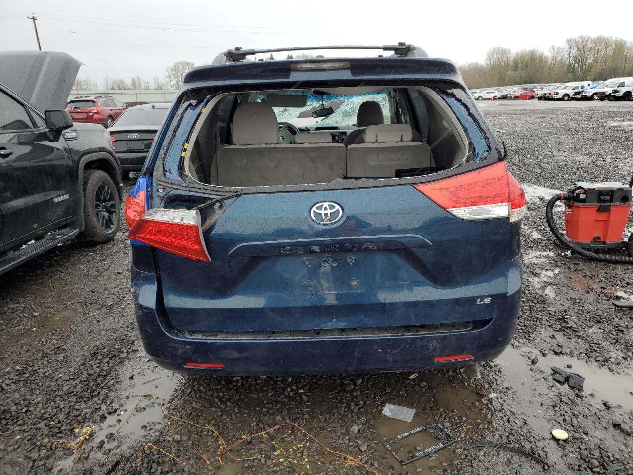 2011 Toyota Sienna Le VIN: 5TDKK3DC7BS149370 Lot: 50837895