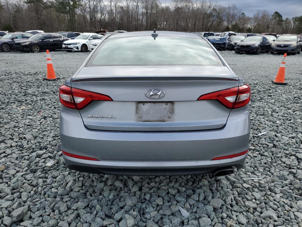 2017 Hyundai Sonata - Image 6
