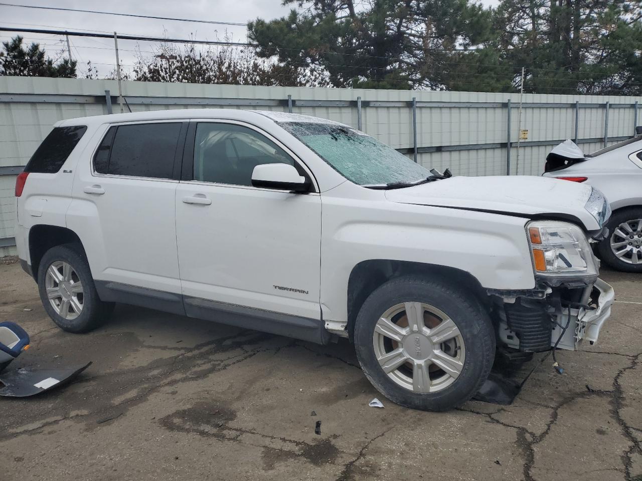 2015 GMC Terrain - Image 4