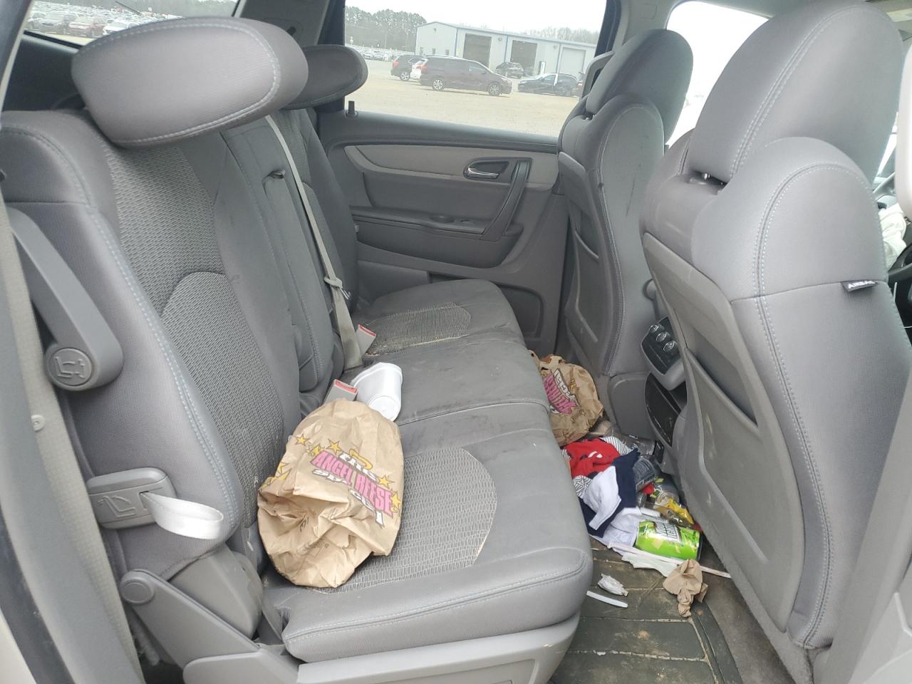 2016 Chevrolet Traverse - Image 12