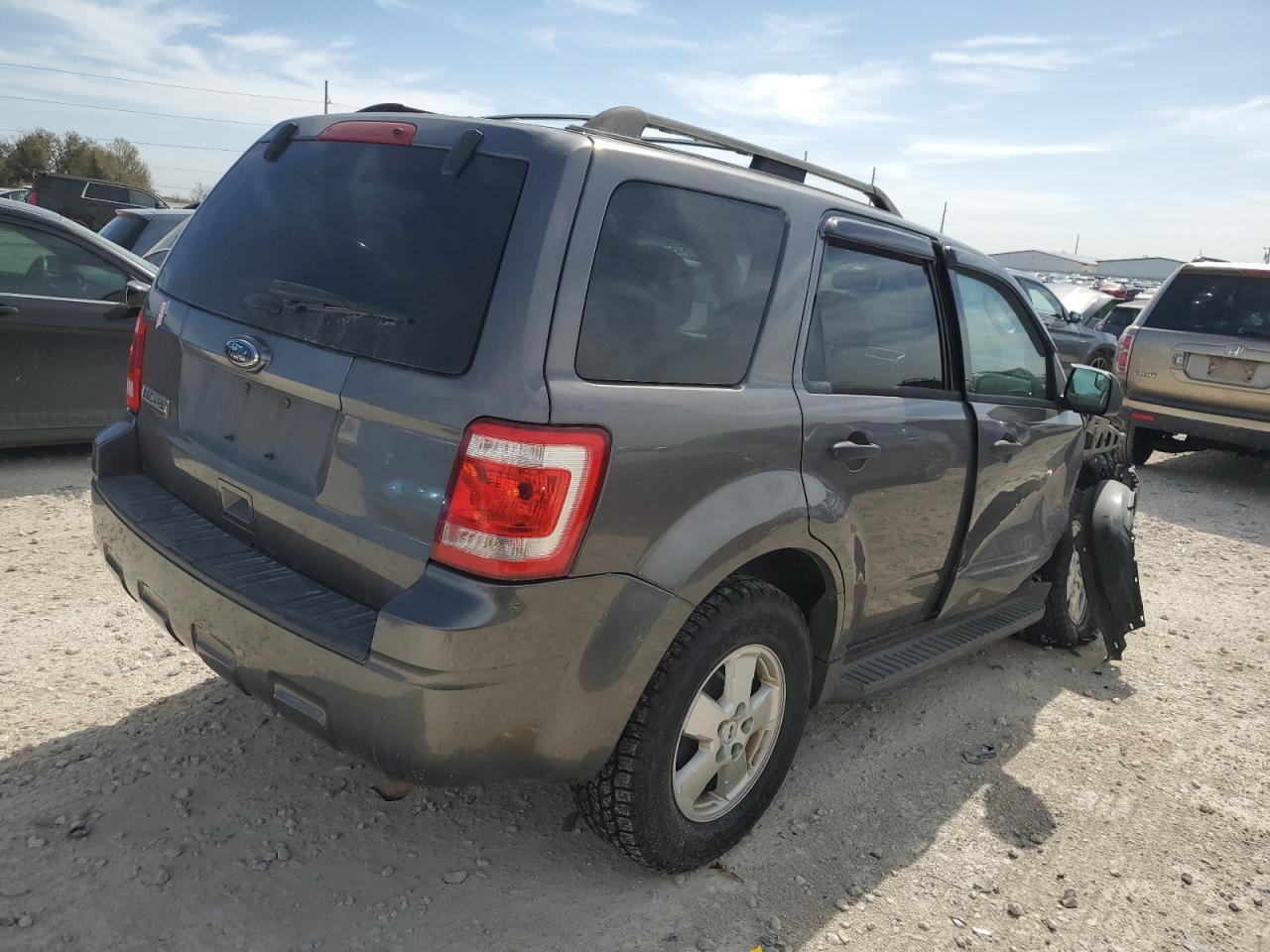 2011 Ford Escape - Image 3