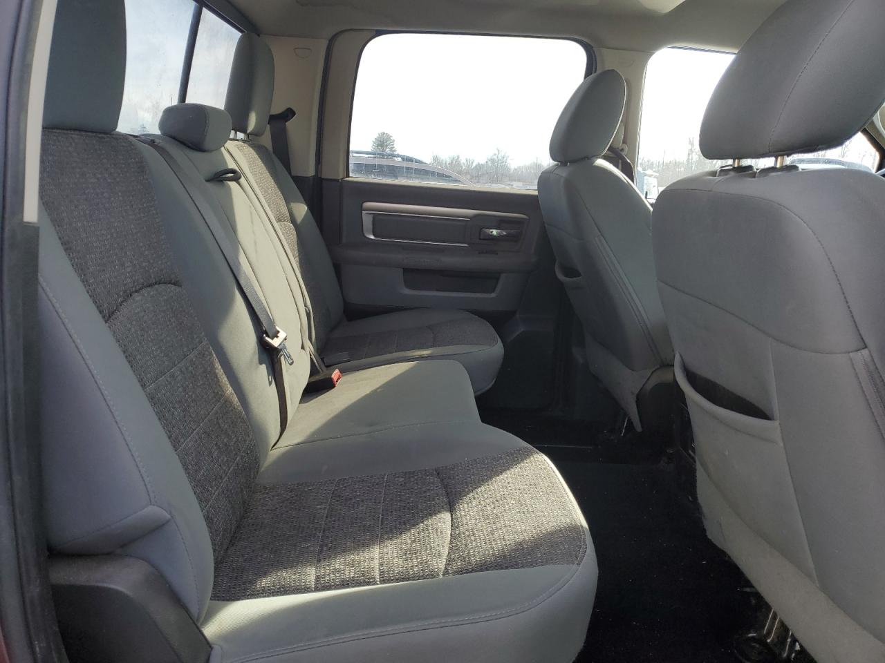 2016 RAM 1500 - Image 10