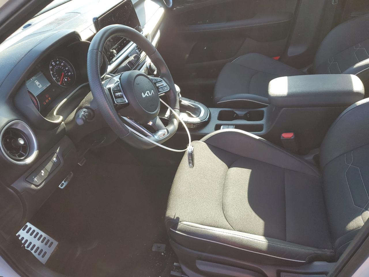 2024 Kia Forte - Image 7