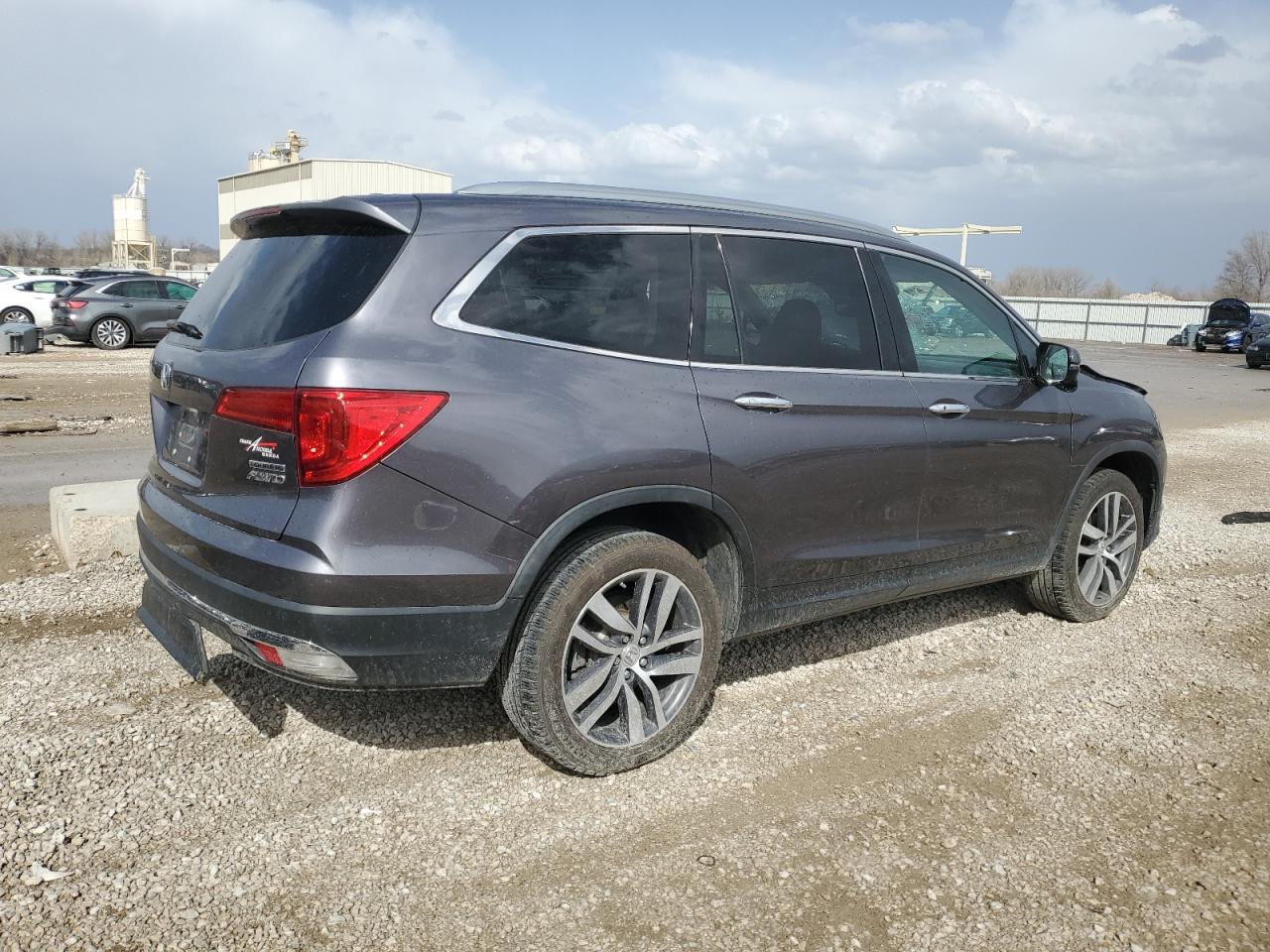 2017 Honda Pilot - Image 3