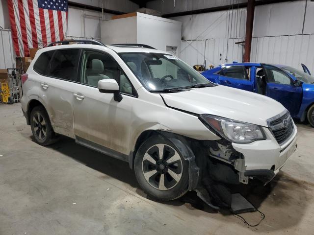  SUBARU FORESTER 2017 Белы