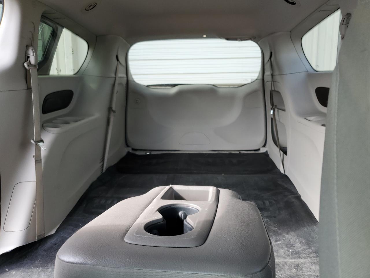 2018 Chrysler Pacifica - Image 10