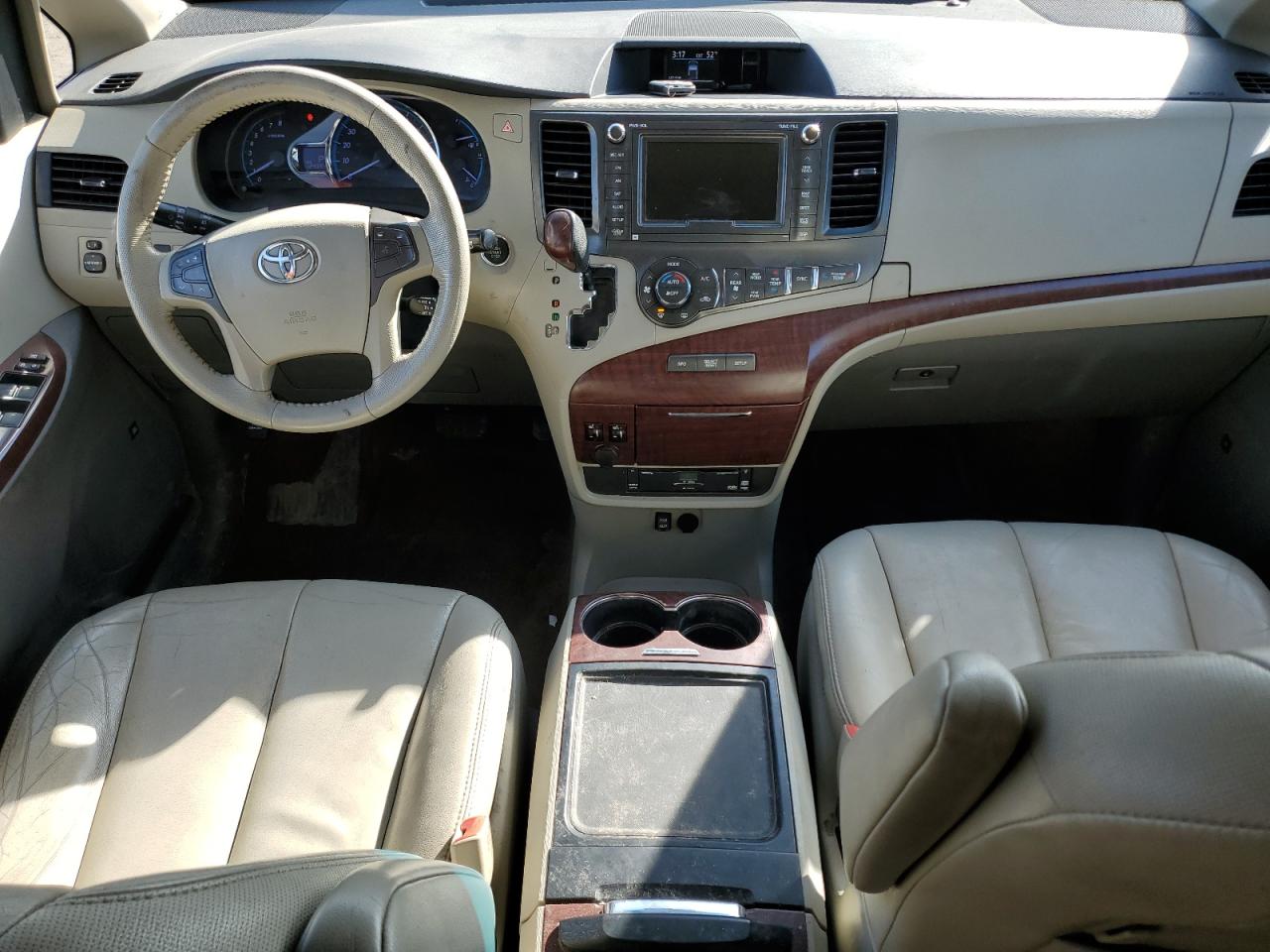 2012 Toyota Sienna - Image 8