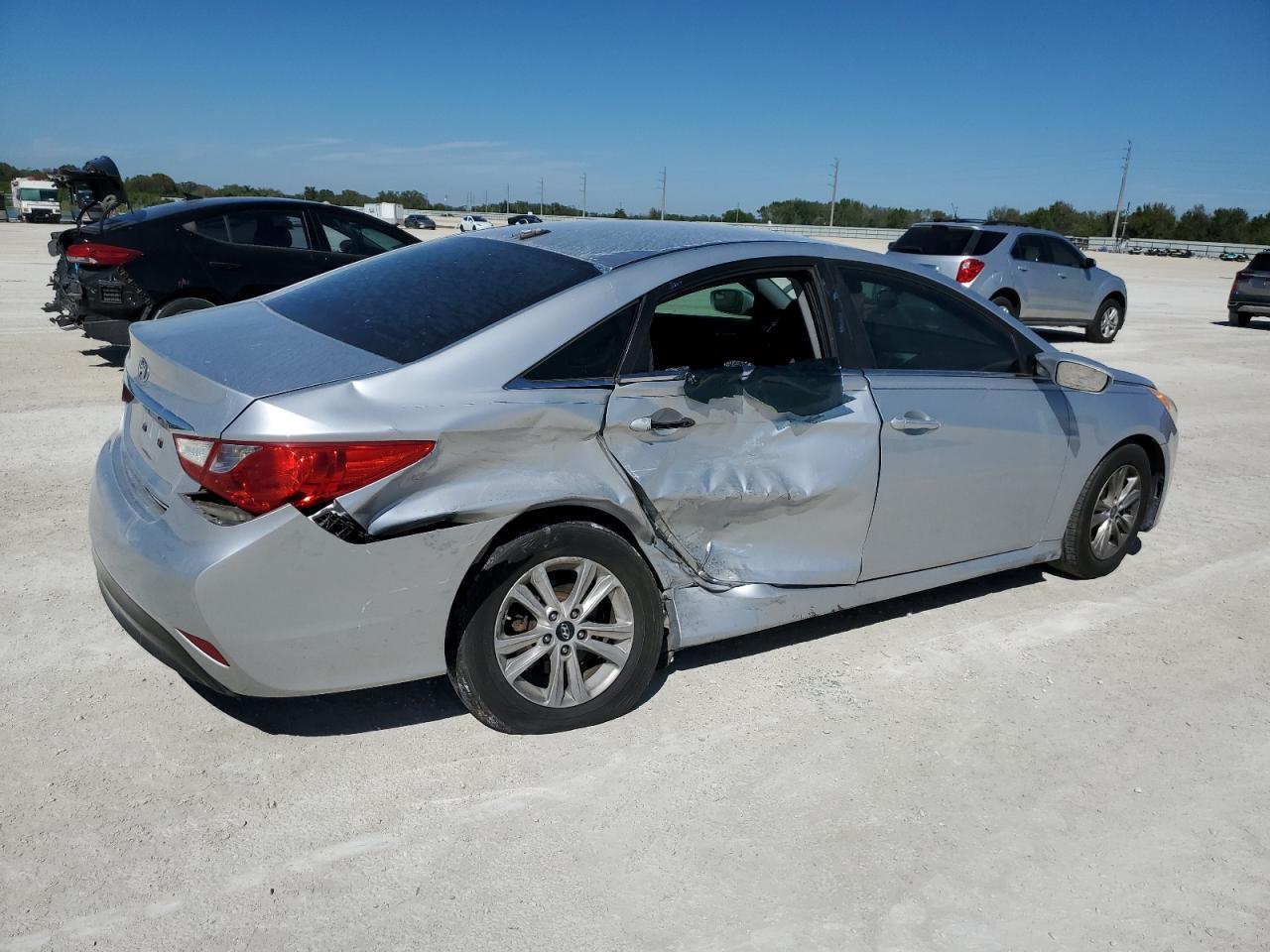 2014 Hyundai Sonata - Image 3