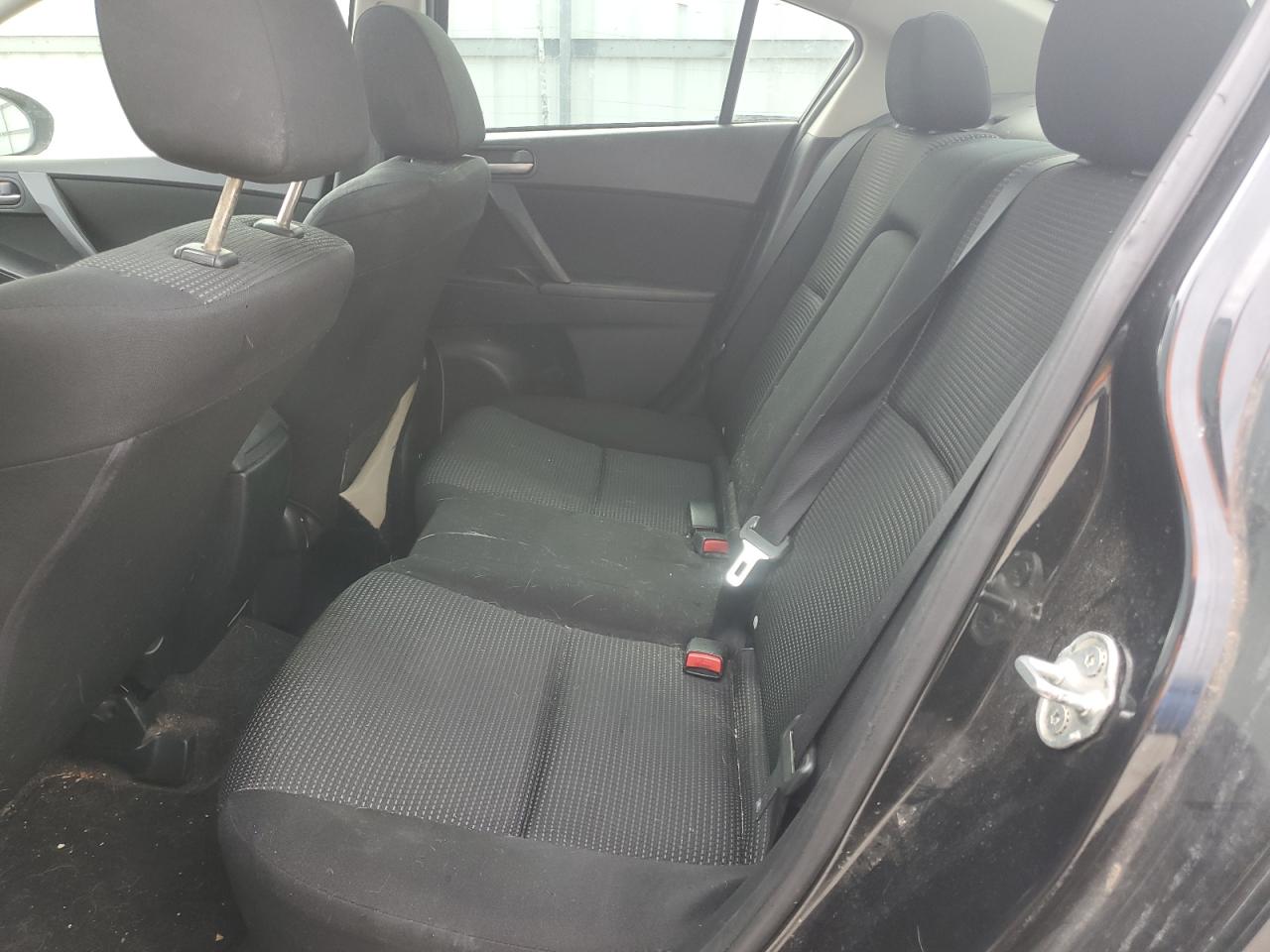 2012 Mazda 3 - Image 10