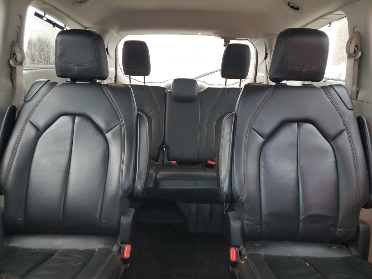 2018 Chrysler Pacifica - Image 10