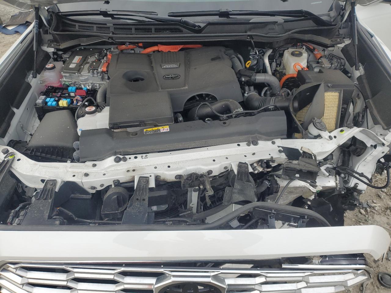 2024 Toyota Sequoia - Image 14