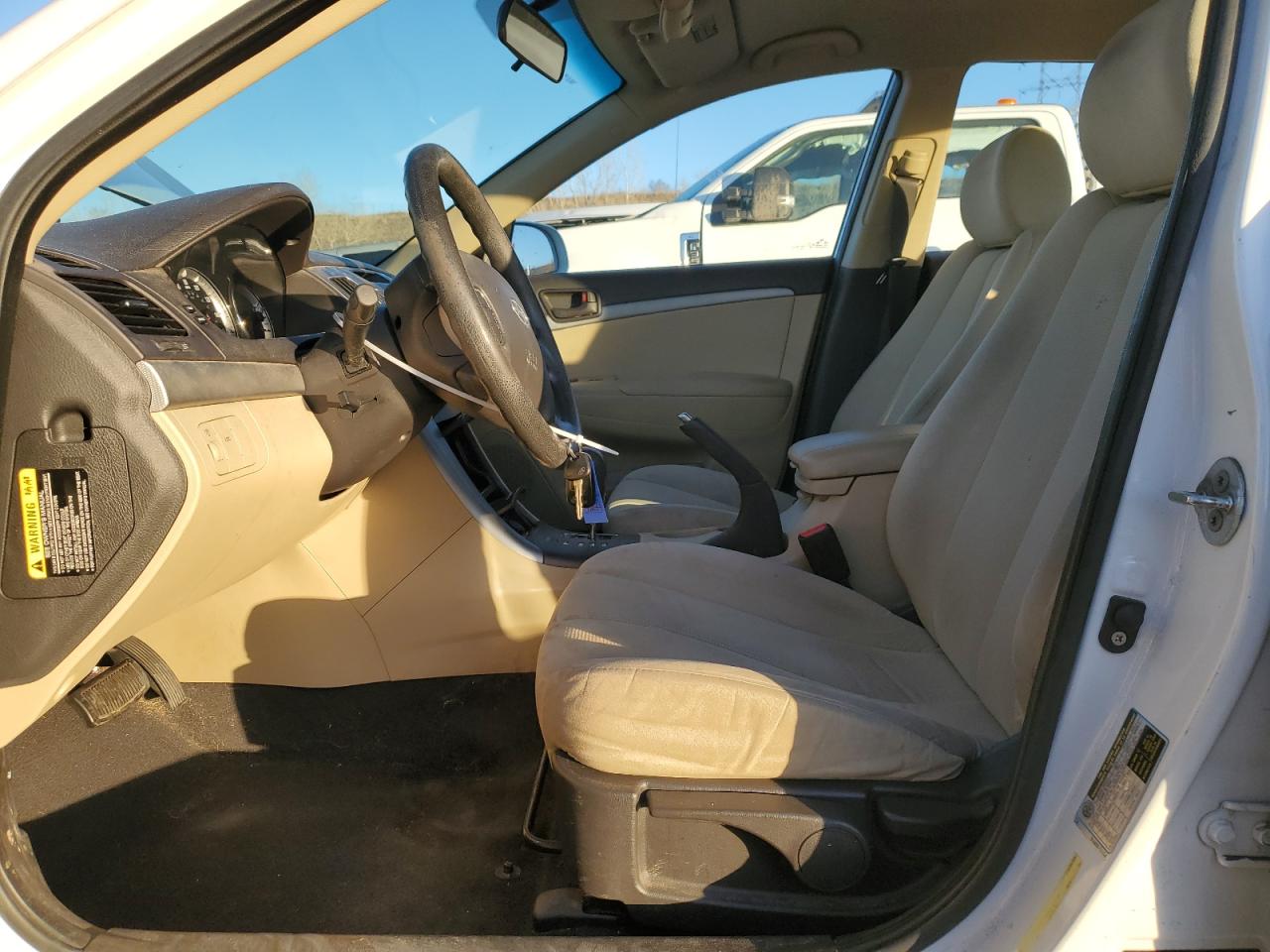 2010 Hyundai Sonata - Image 7