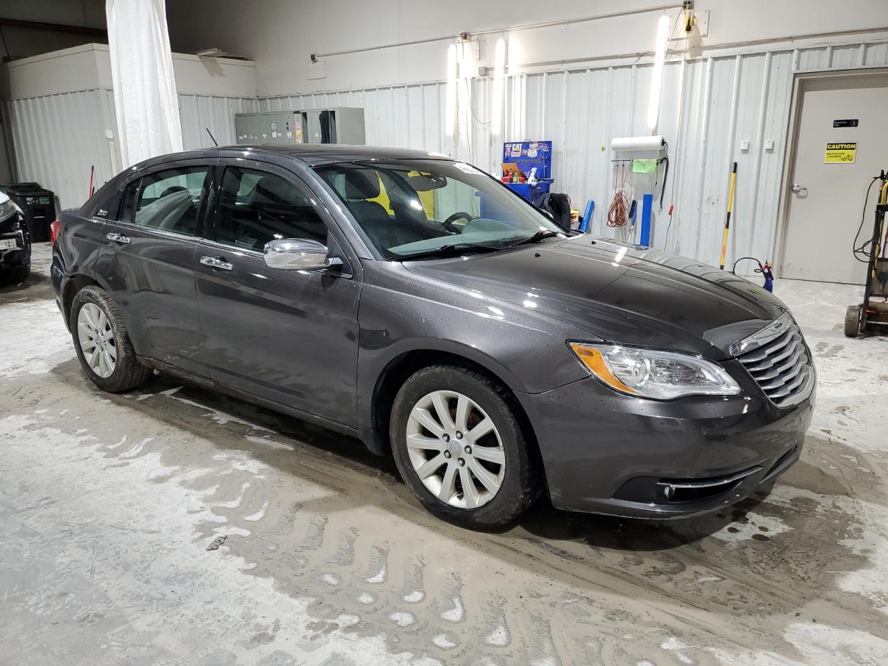 2014 Chrysler 200 - Image 4
