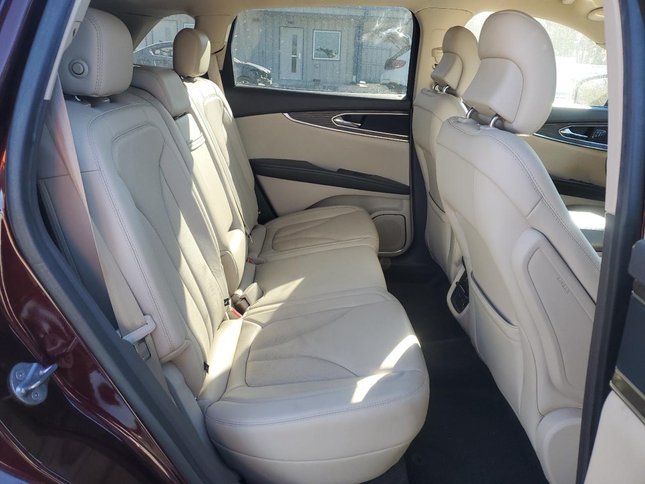 2018 Lincoln MKX - Image 12