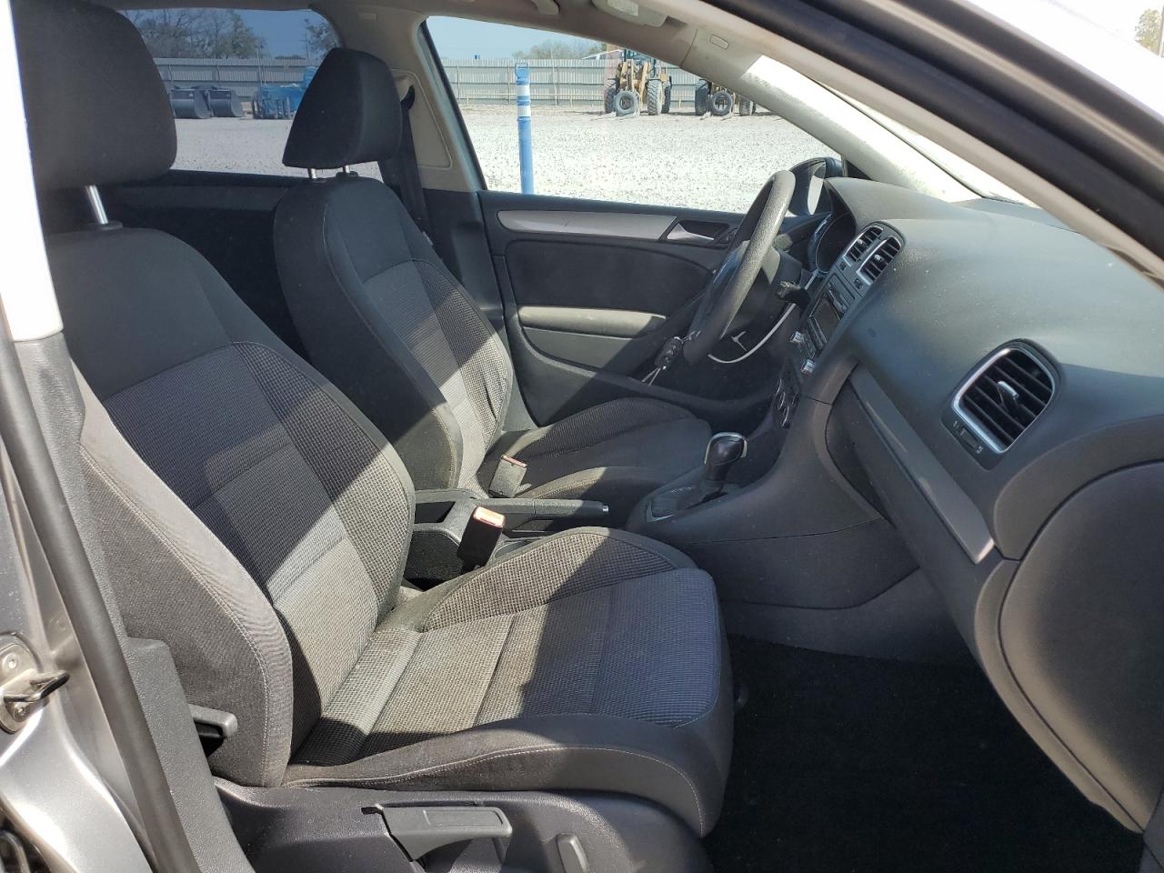 2011 Volkswagen Golf VIN: WVWDB7AJ5BW250250 Lot: 50260995