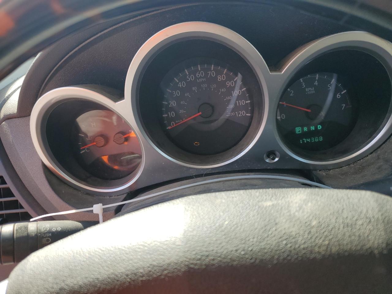 2010 Chrysler Sebring - Image 9