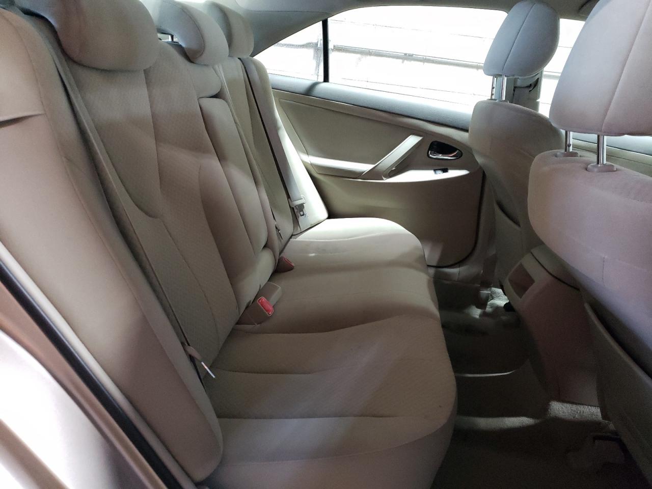 2009 Toyota Camry - Image 10