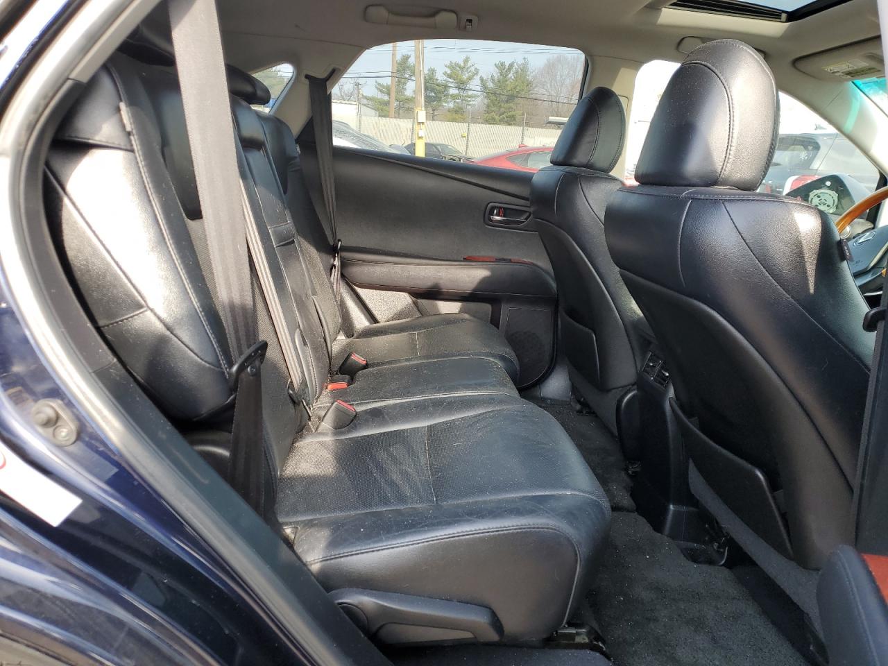 2010 Lexus RX - Image 11