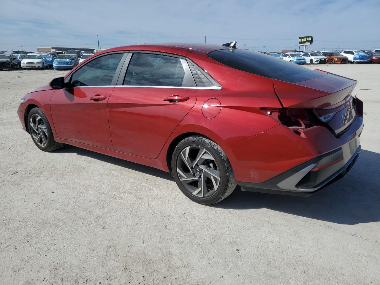 2024 Hyundai Elantra - Image 2