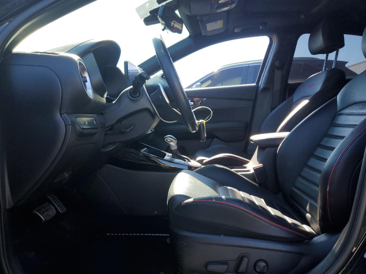 2023 Kia Forte - Image 7