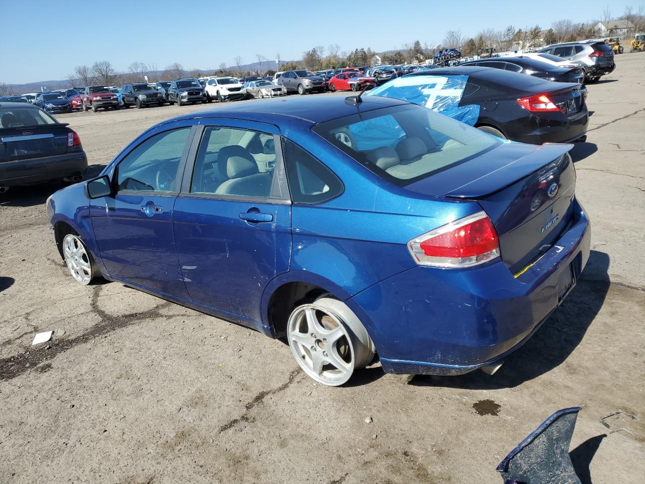 2009 Ford Focus - Image 2
